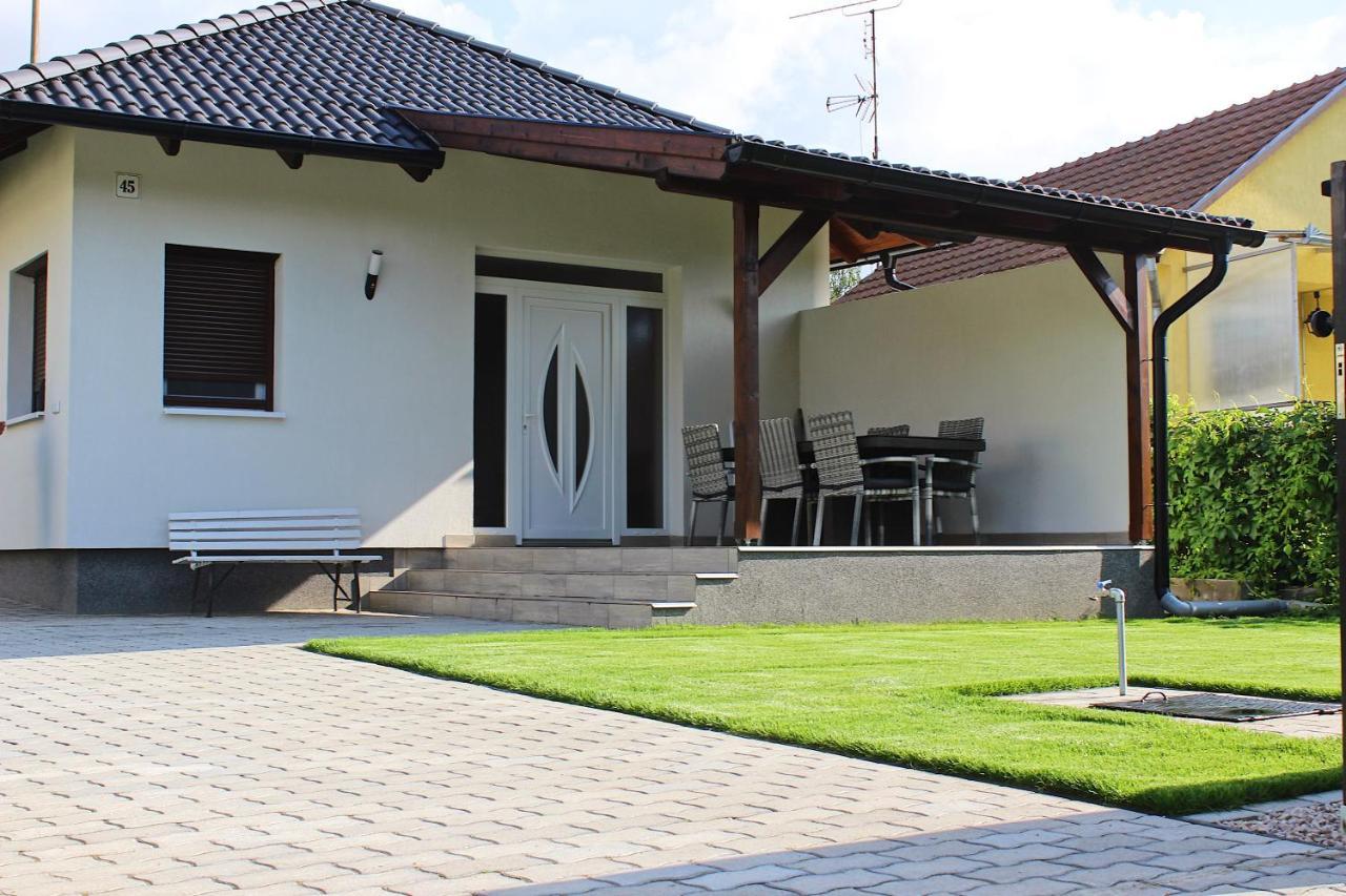 Tisza Dream Apartman Tiszakécske Buitenkant foto